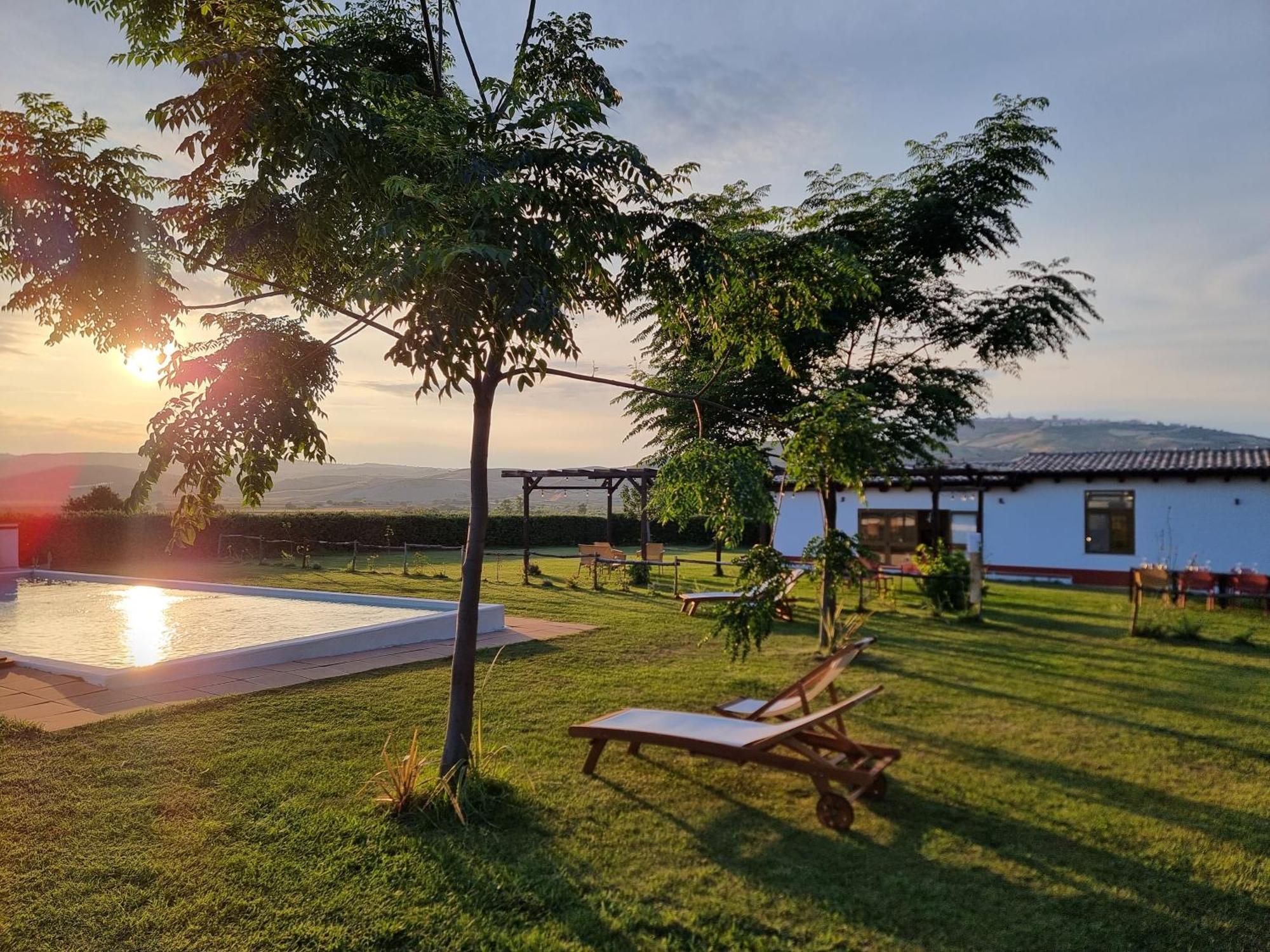 Agriturismo Essentia Dimora Rurale Larino エクステリア 写真
